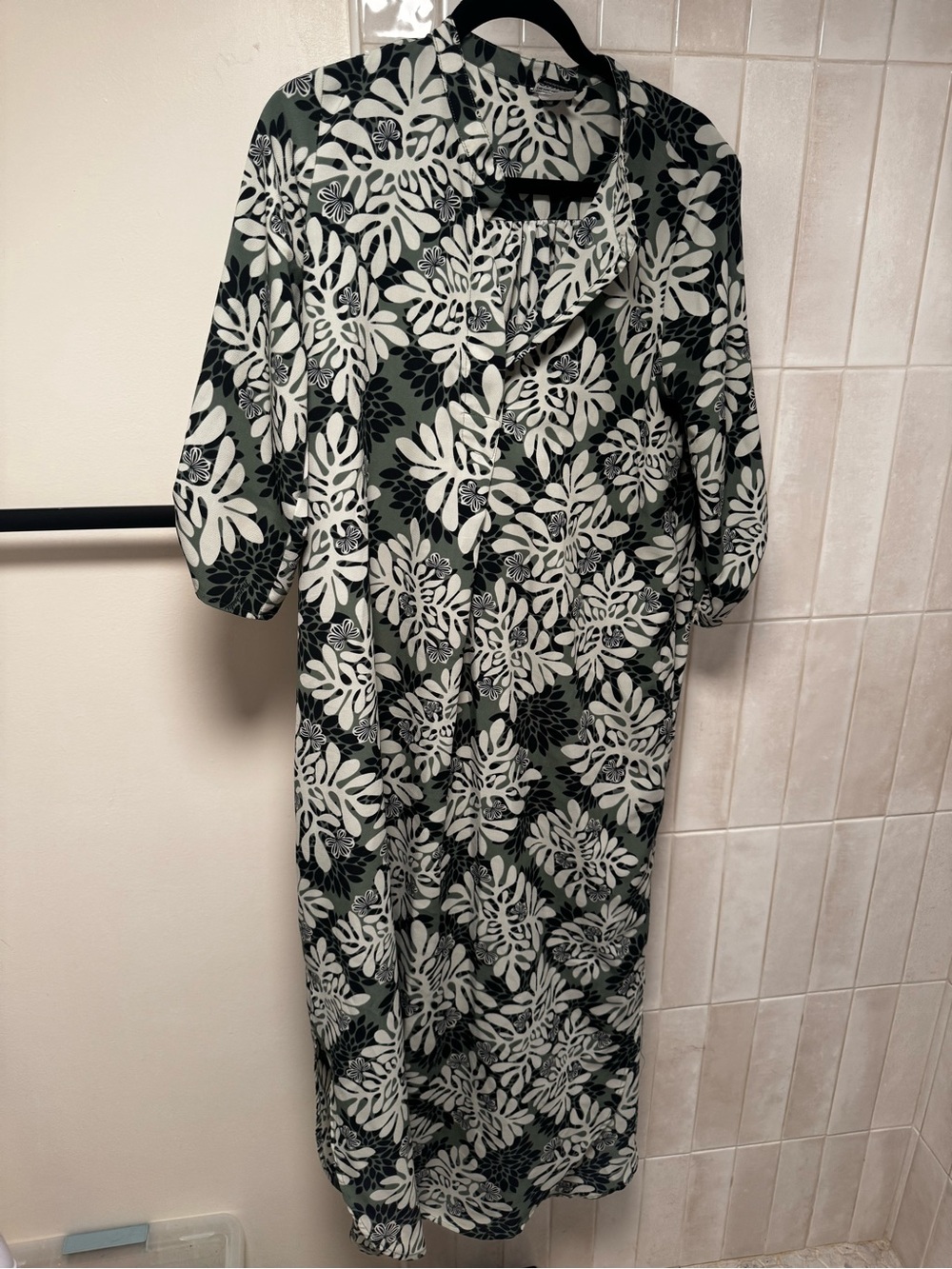 Manuhealii Maxi Dress